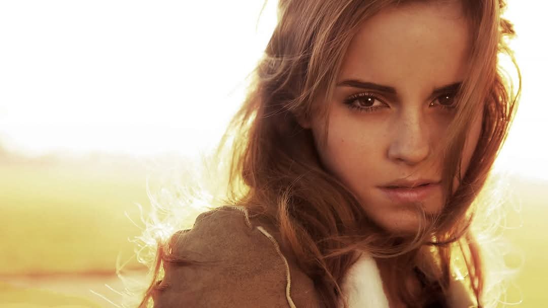 cTVMvsl6 Emma Watson 02.jpg